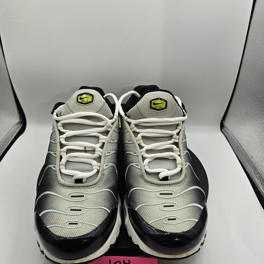 Nike Black and Gray Sneakers with White Accents. Excellent condition, like new.
